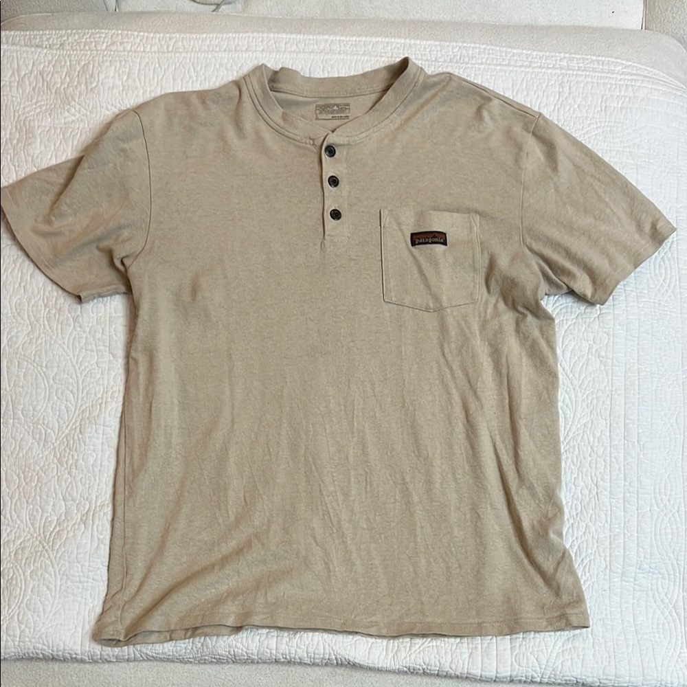 Men's Patagonia Beige Henley Shirt Large